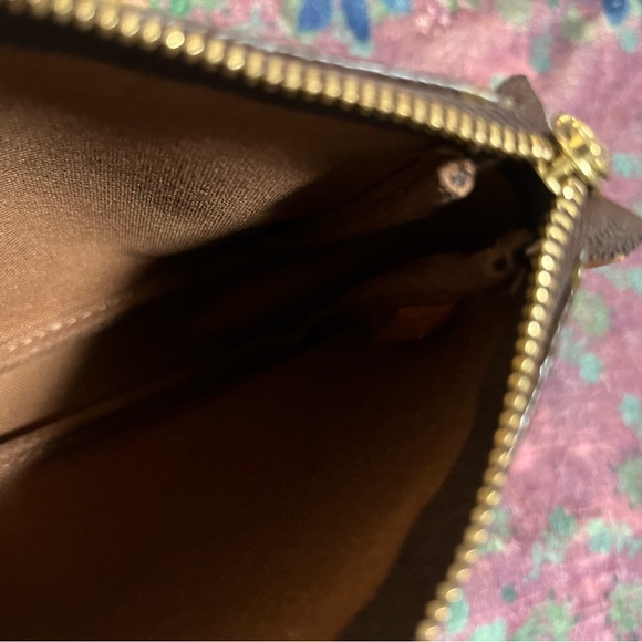 Louis Vuitton Monogram Pochette 100% Authentic - Picture 4 of 8